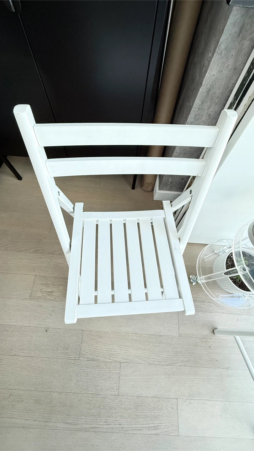 🧡free White Folding Chairs x2 - photo 3
