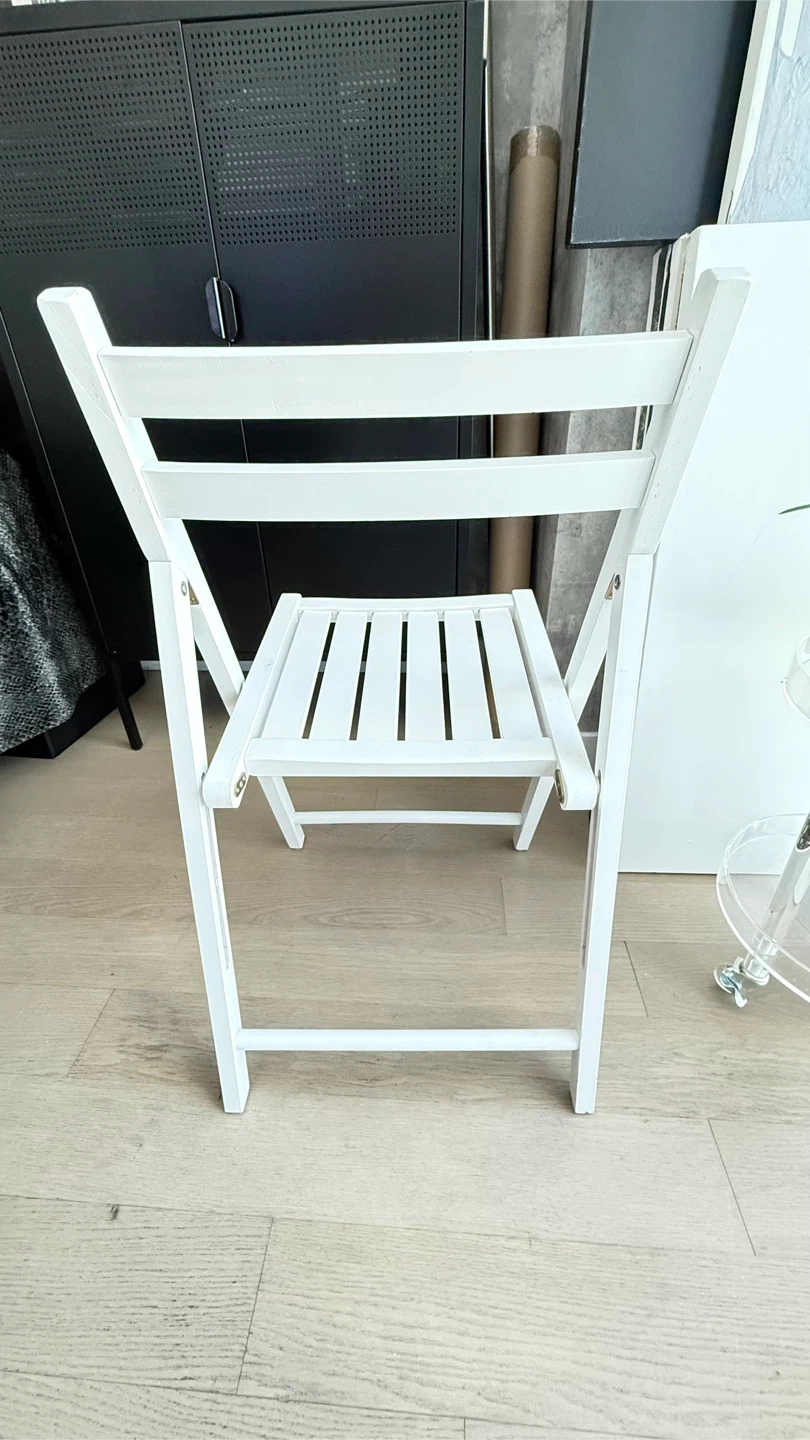 🧡free White Folding Chairs x2 - photo 4