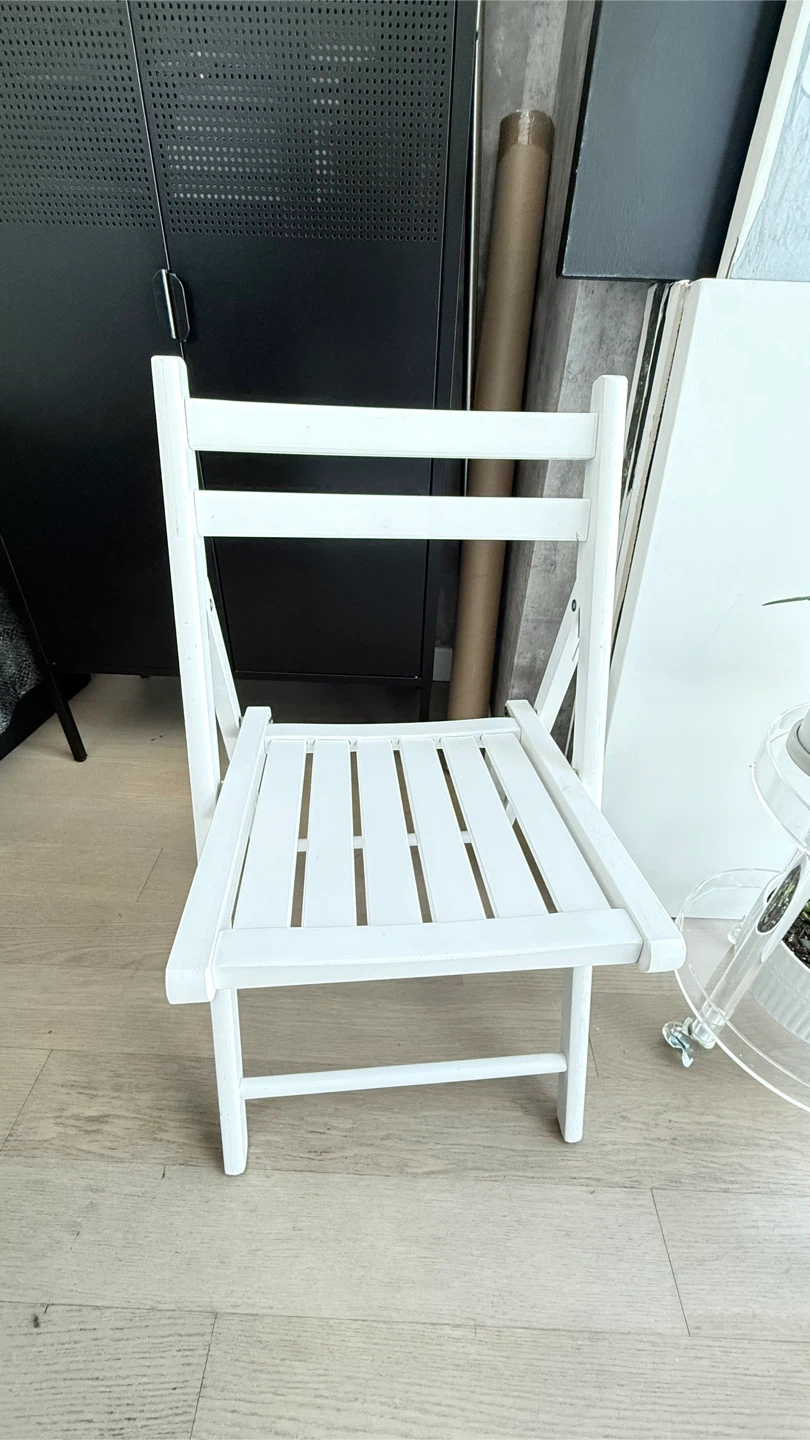🧡free White Folding Chairs x2 - photo 2