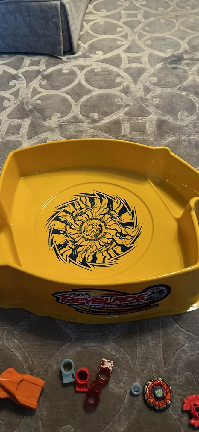 Vintage Beyblade Complete Set - photo 2