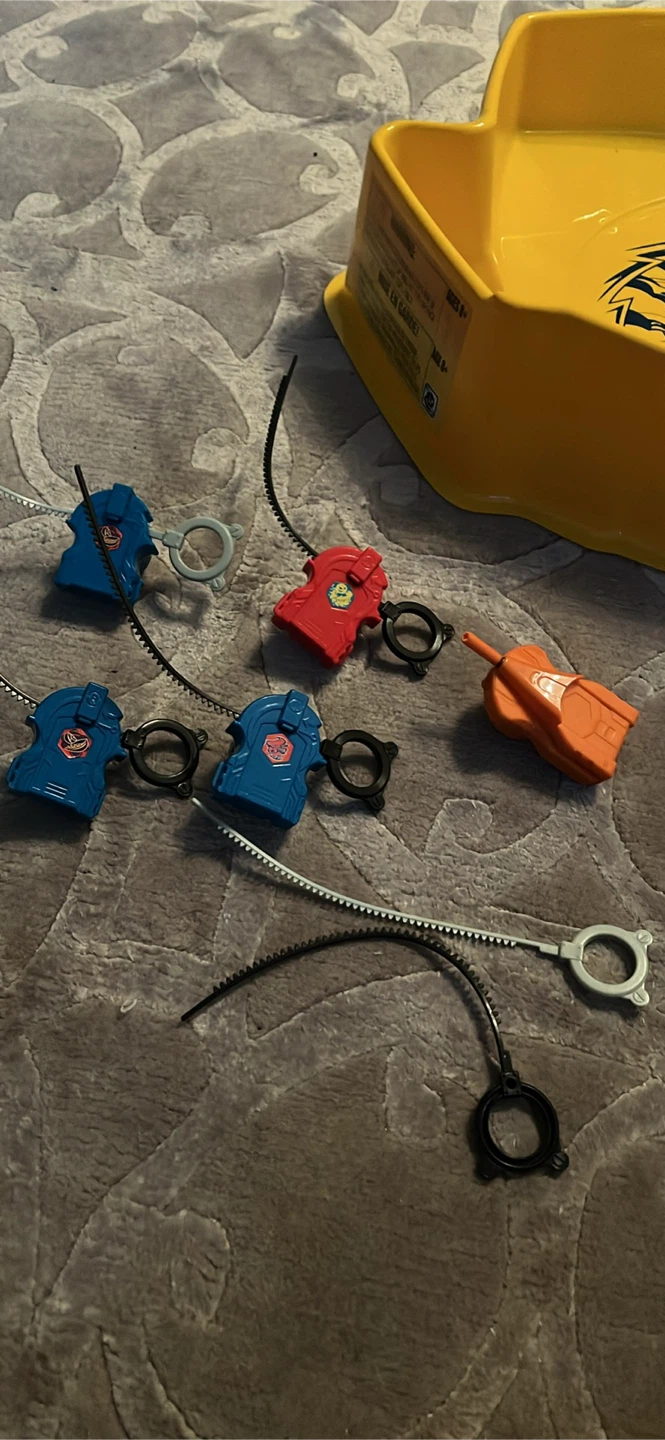 Vintage Beyblade Complete Set - photo 3