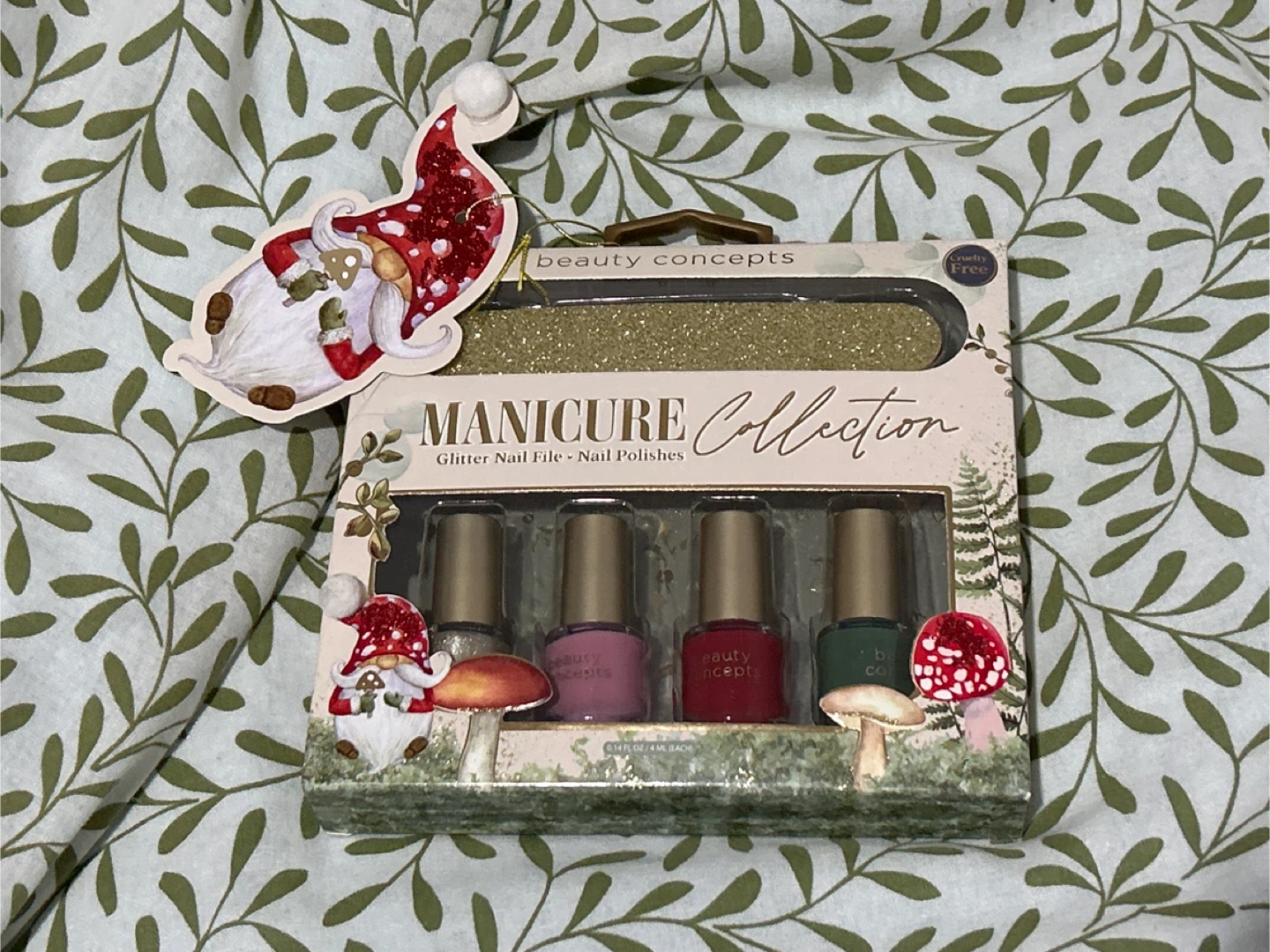 Beauty Concepts Manicure Collection Nail Polishes and File