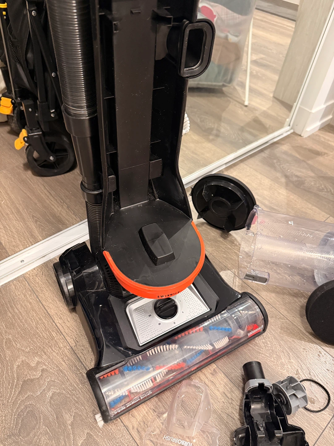 Bissell cleanview Vacuum Cleaner - photo 2