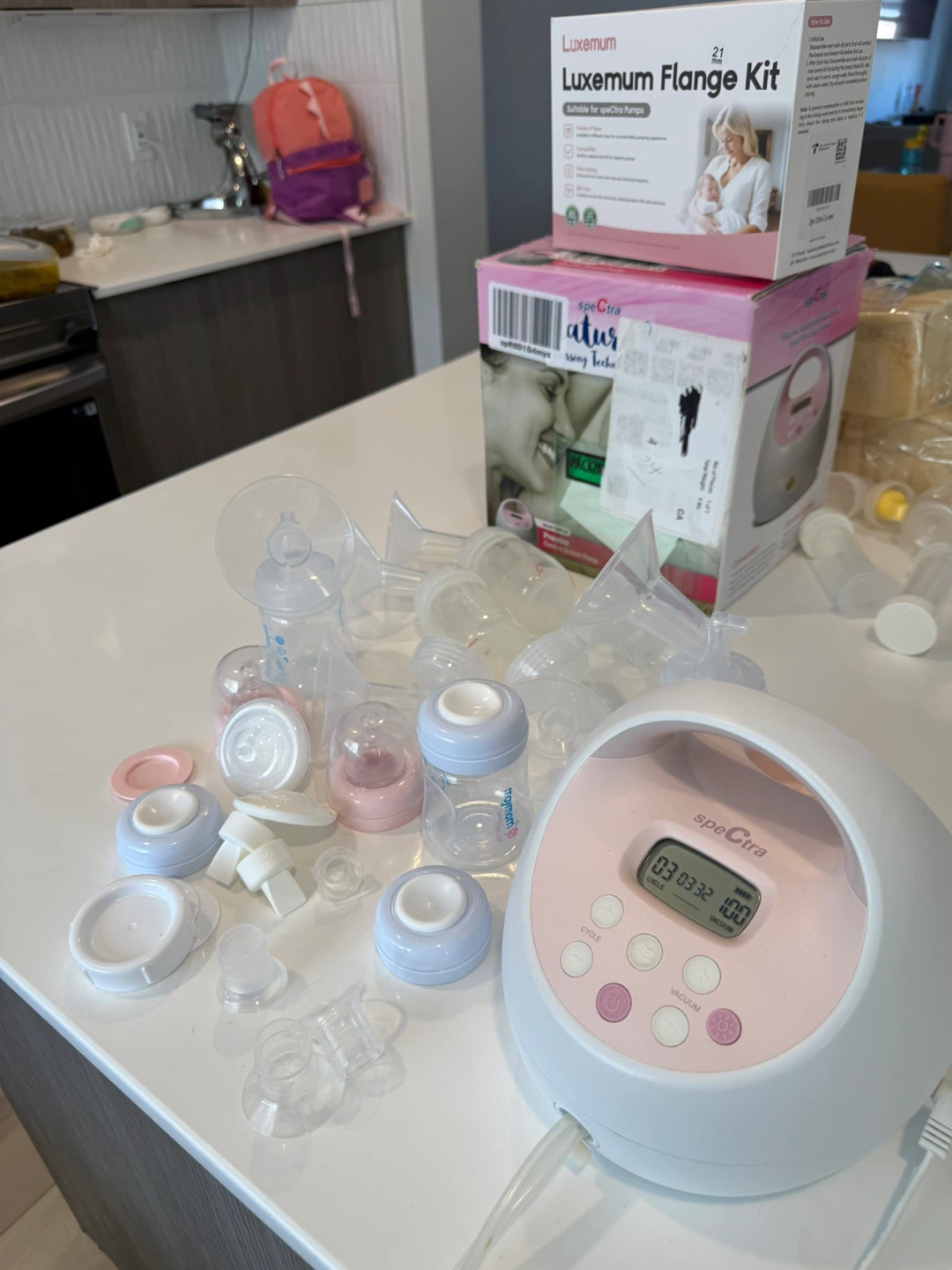Spectra S1 Plus Electric Breast Pump with Accessories - photo 2