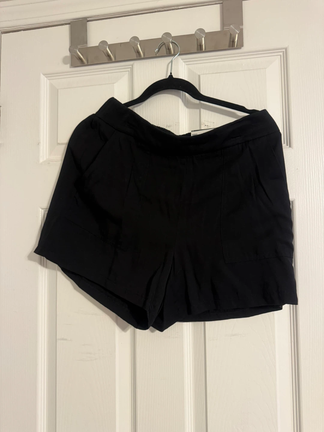 Nine West Black Mid Rise Shorts Size M - photo 3