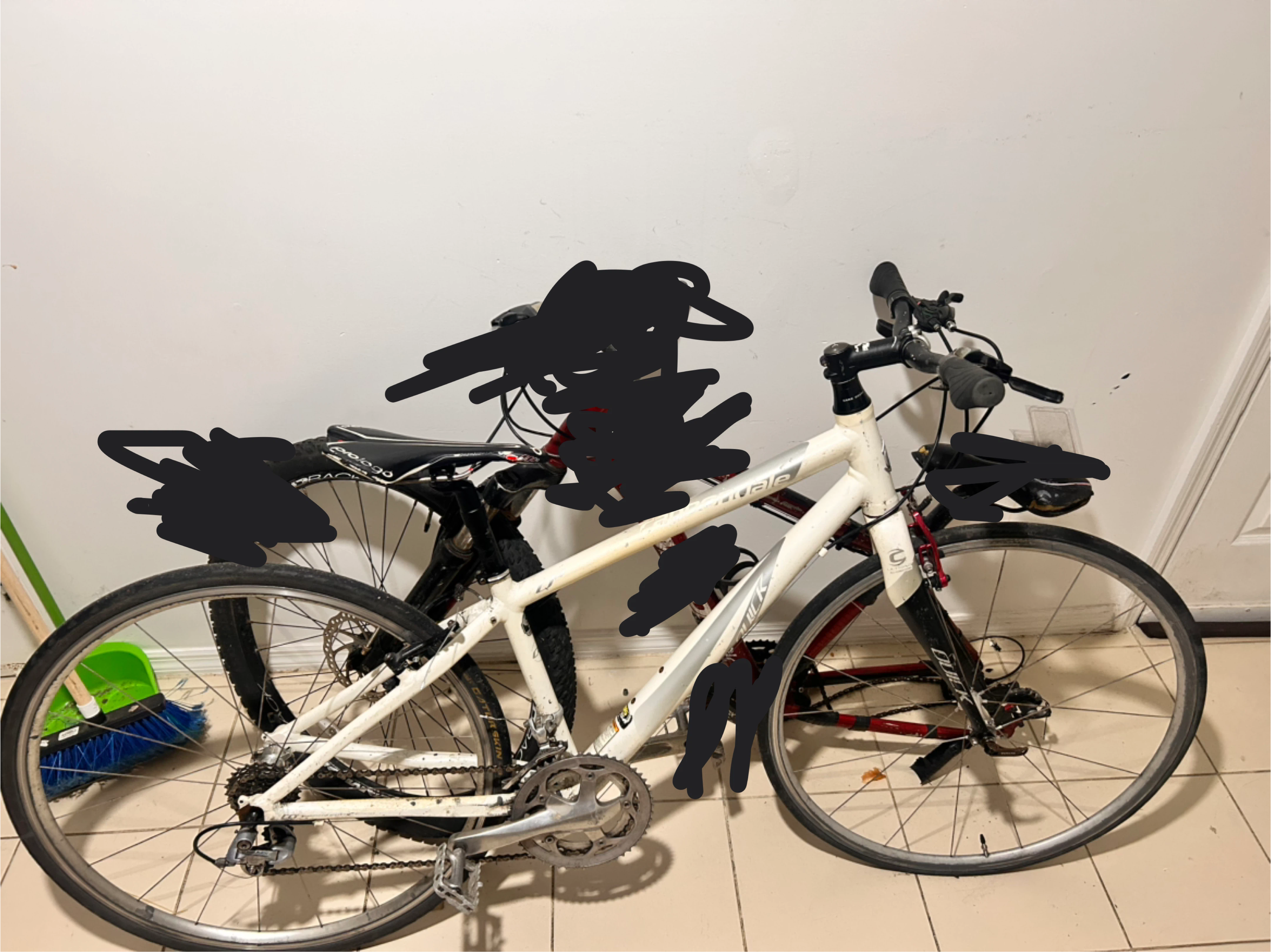 Cannondale Quick CX Hybrid Bike - White