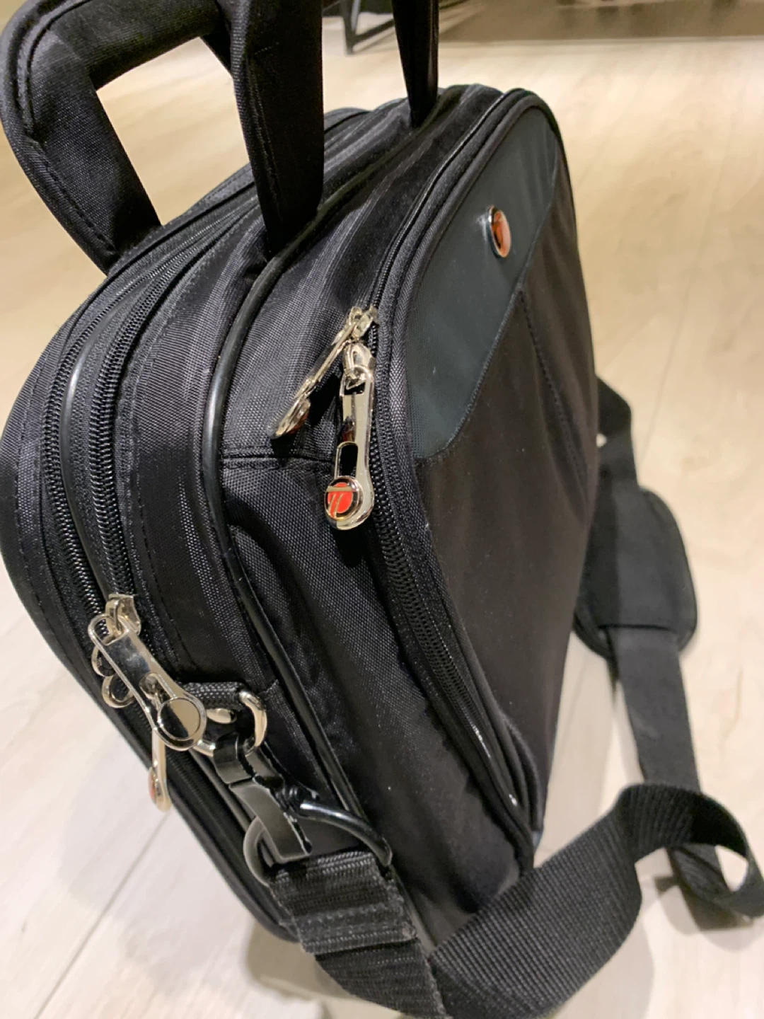 Black Briefcase/Laptop Bag with Shoulder Strap - photo 3