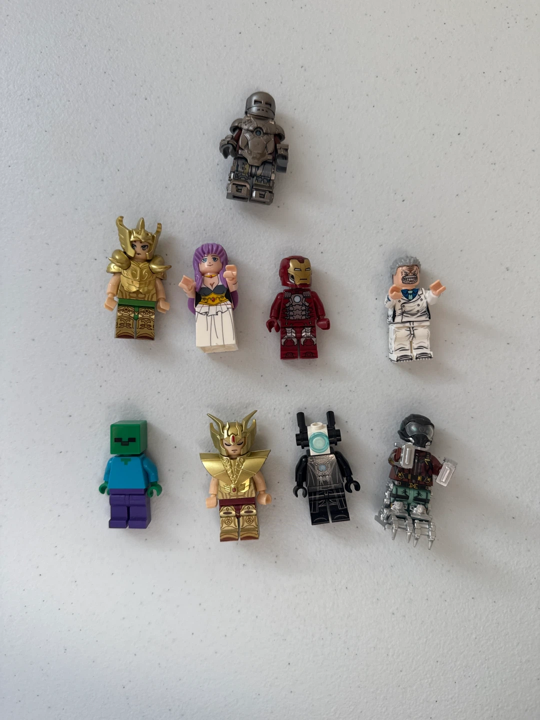 Lot of 9 LEGO Minifigures
