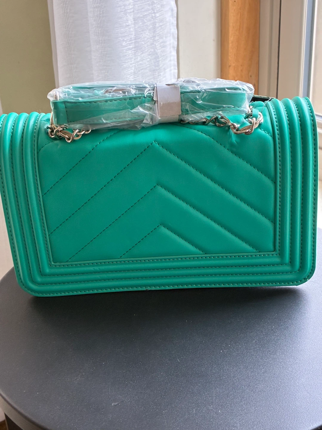 Badgley Mischka Green Chevron Flap Handbag - photo 3