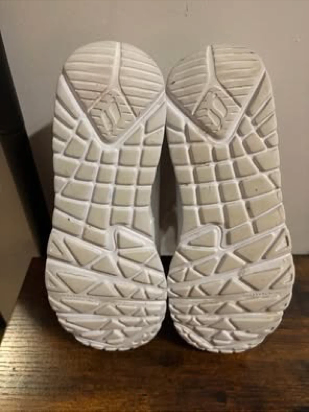 Girls size 4 sketchers - photo 4