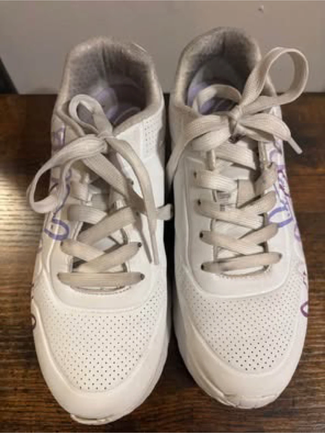Girls size 4 sketchers