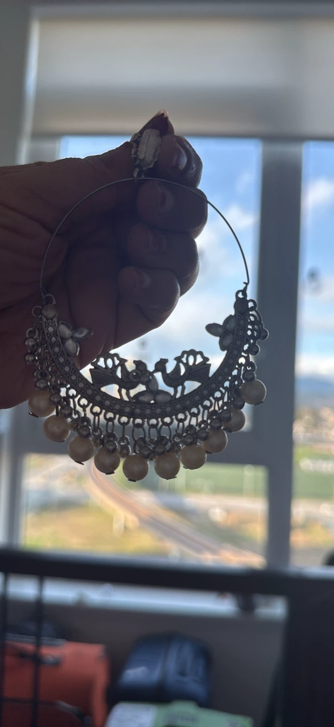 Silver Tone hoop Earrings with Pearl-like Beads chandbalis - photo 2