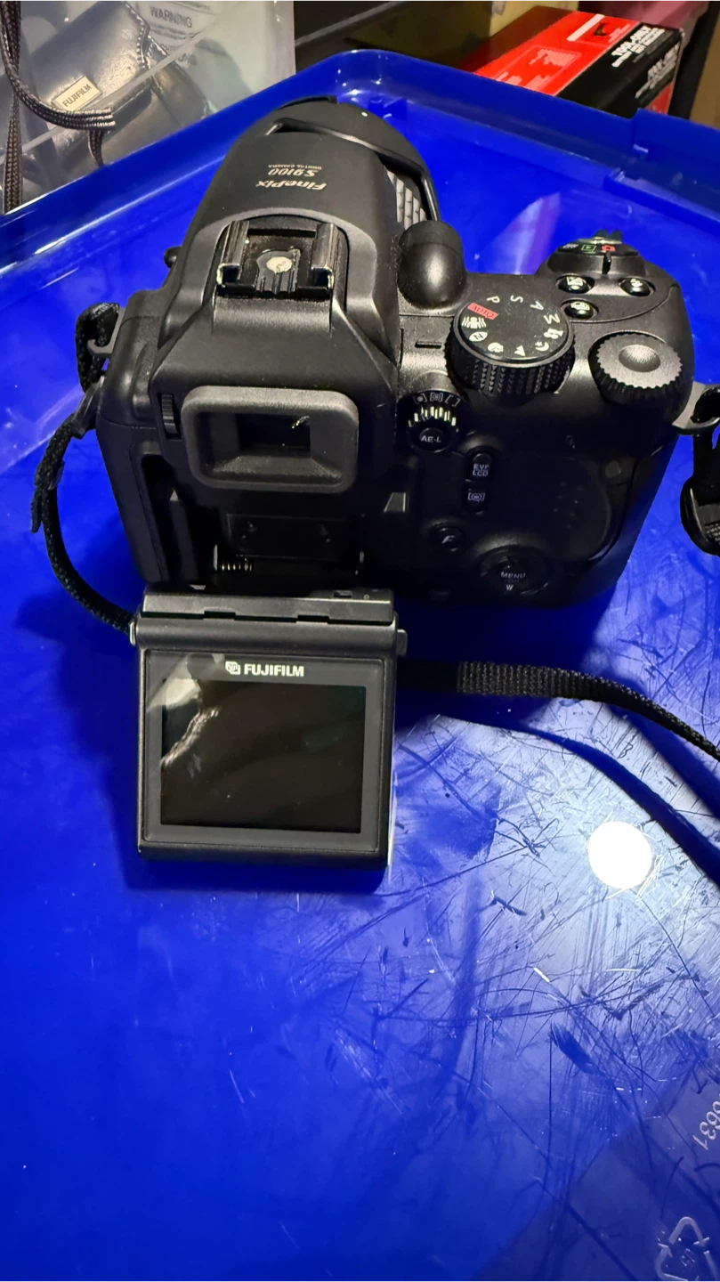 Fujifilm FinePix S9100 Digital Camera - photo 5