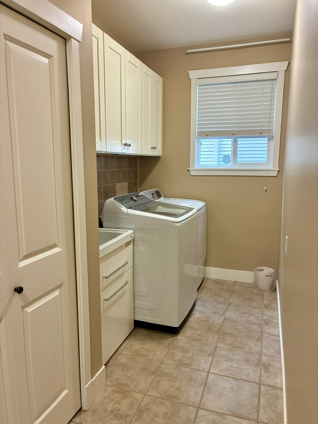 Fully furnished room for rent - photo 3