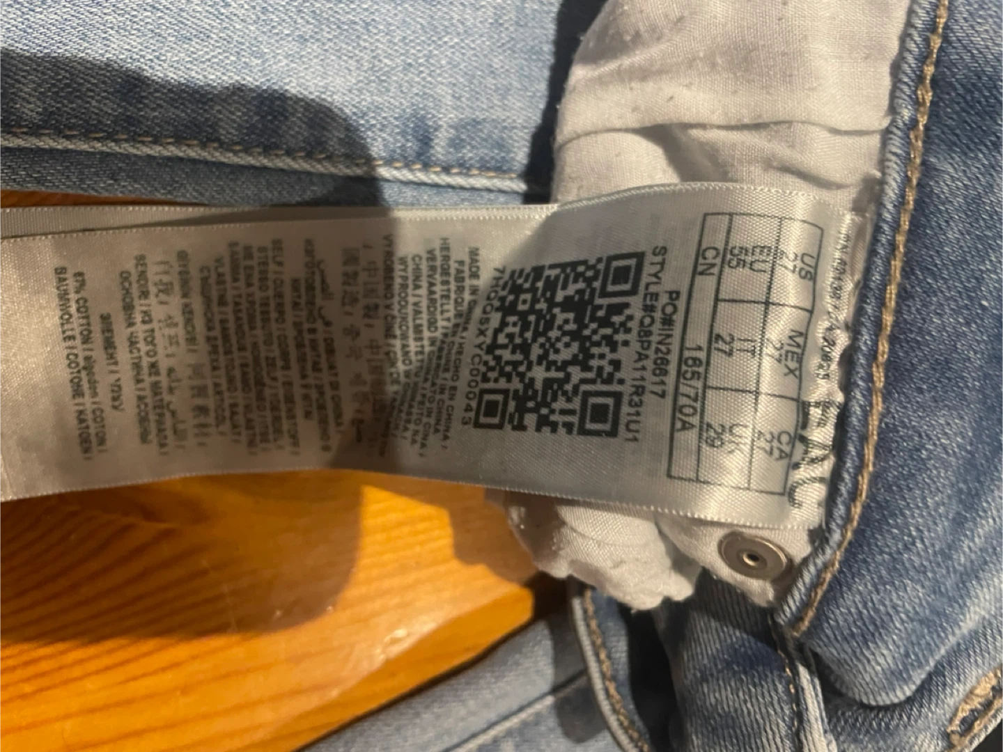 Guess Embroidered Jeans - Size 27 - photo 3