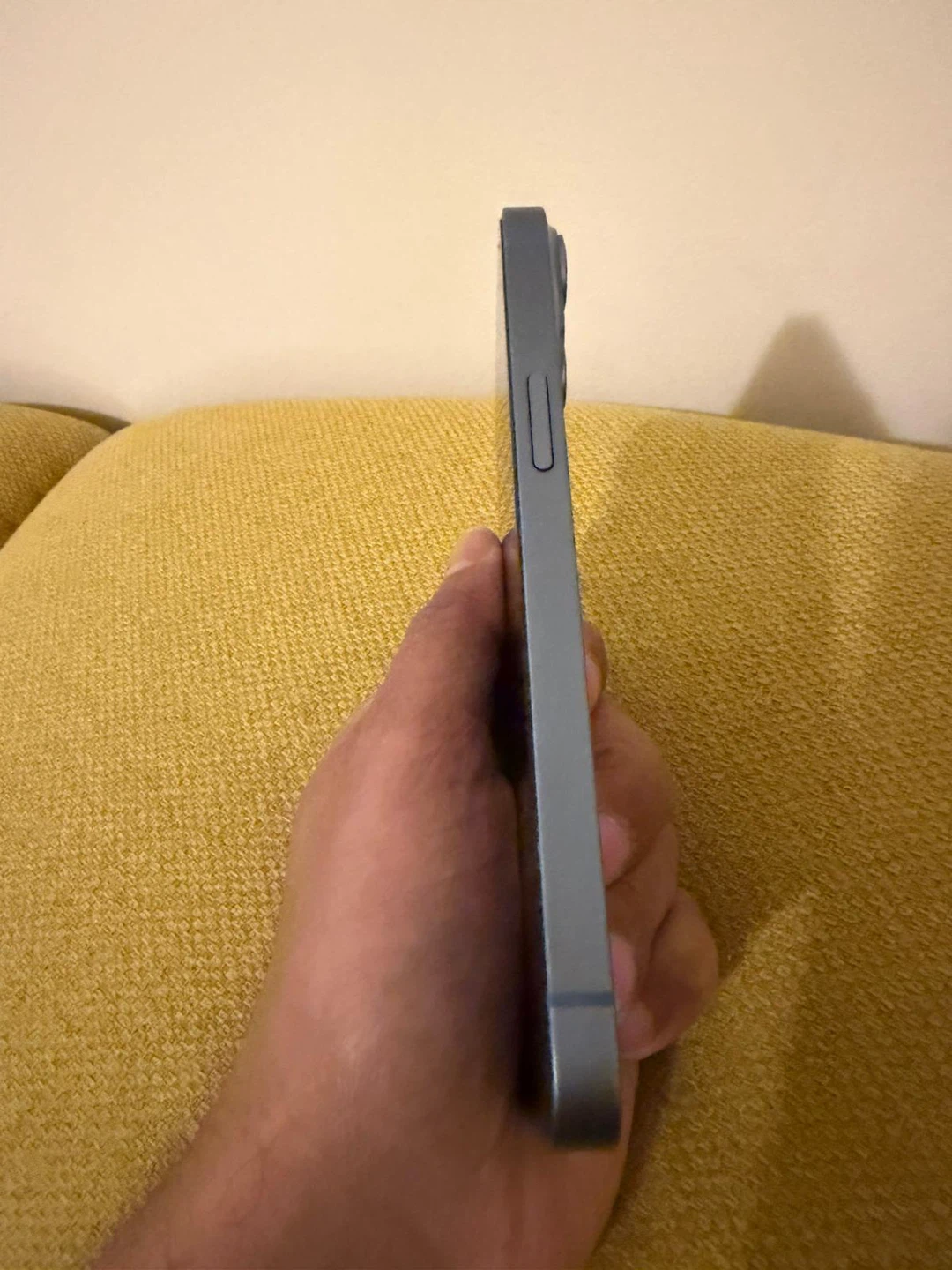 Apple iPhone 14 - photo 2