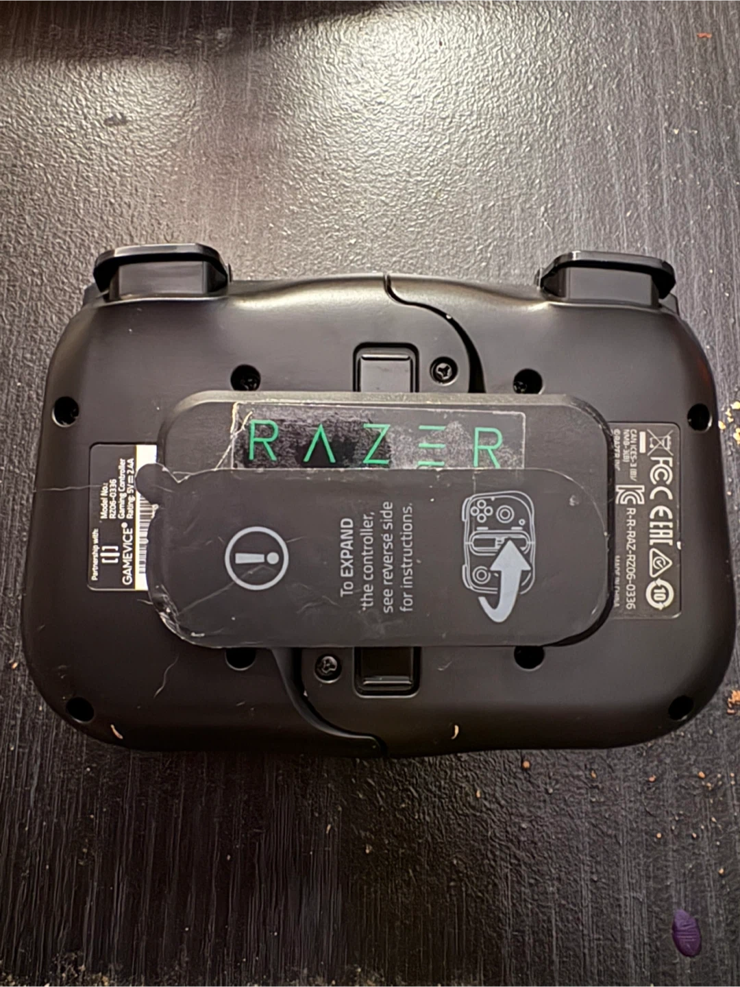 Razer Kishi Universal Gaming Controller for iPhone - photo 5