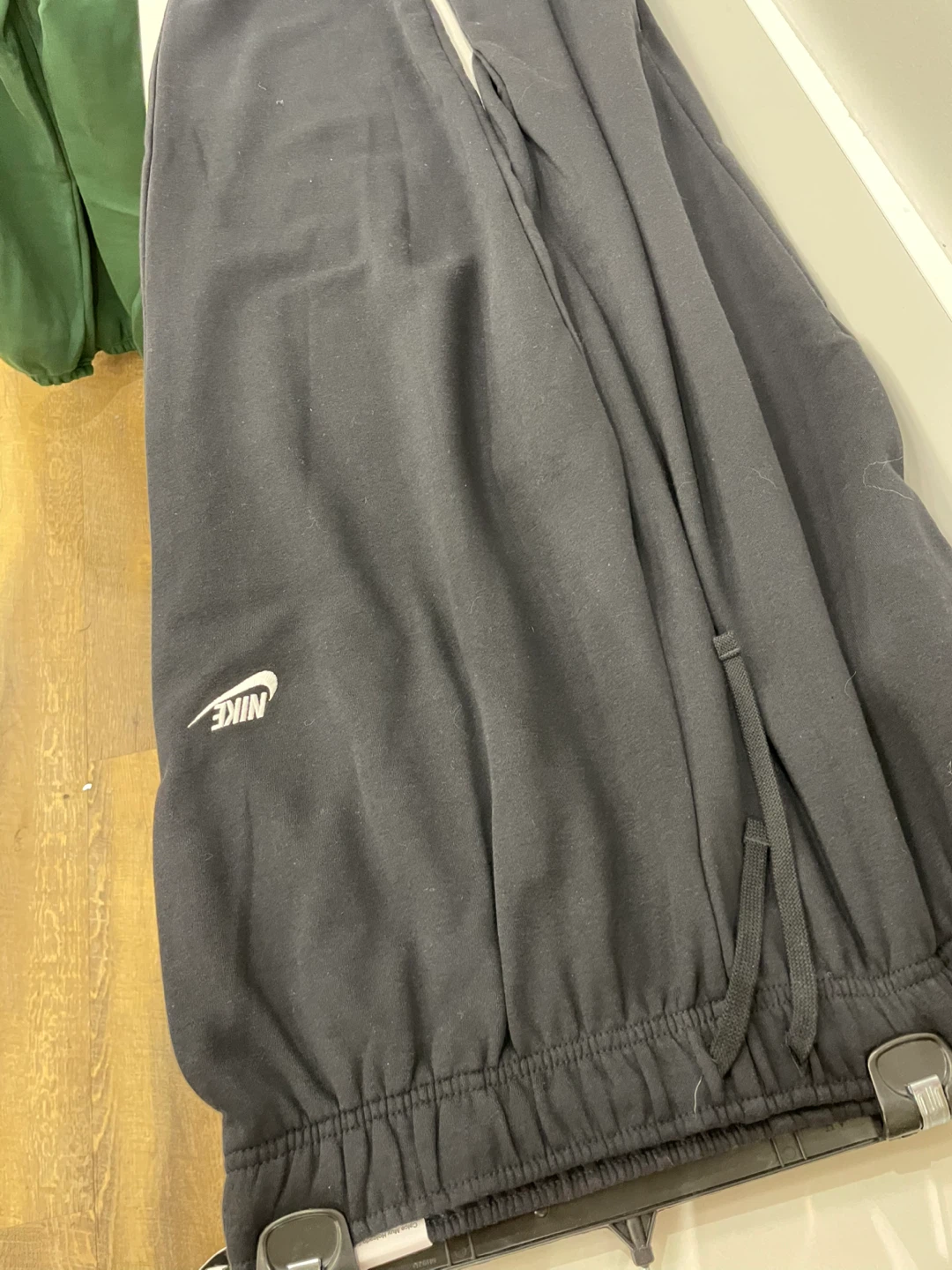 Nike Black Hoodie and Sweatpants Tracksuit - photo 4