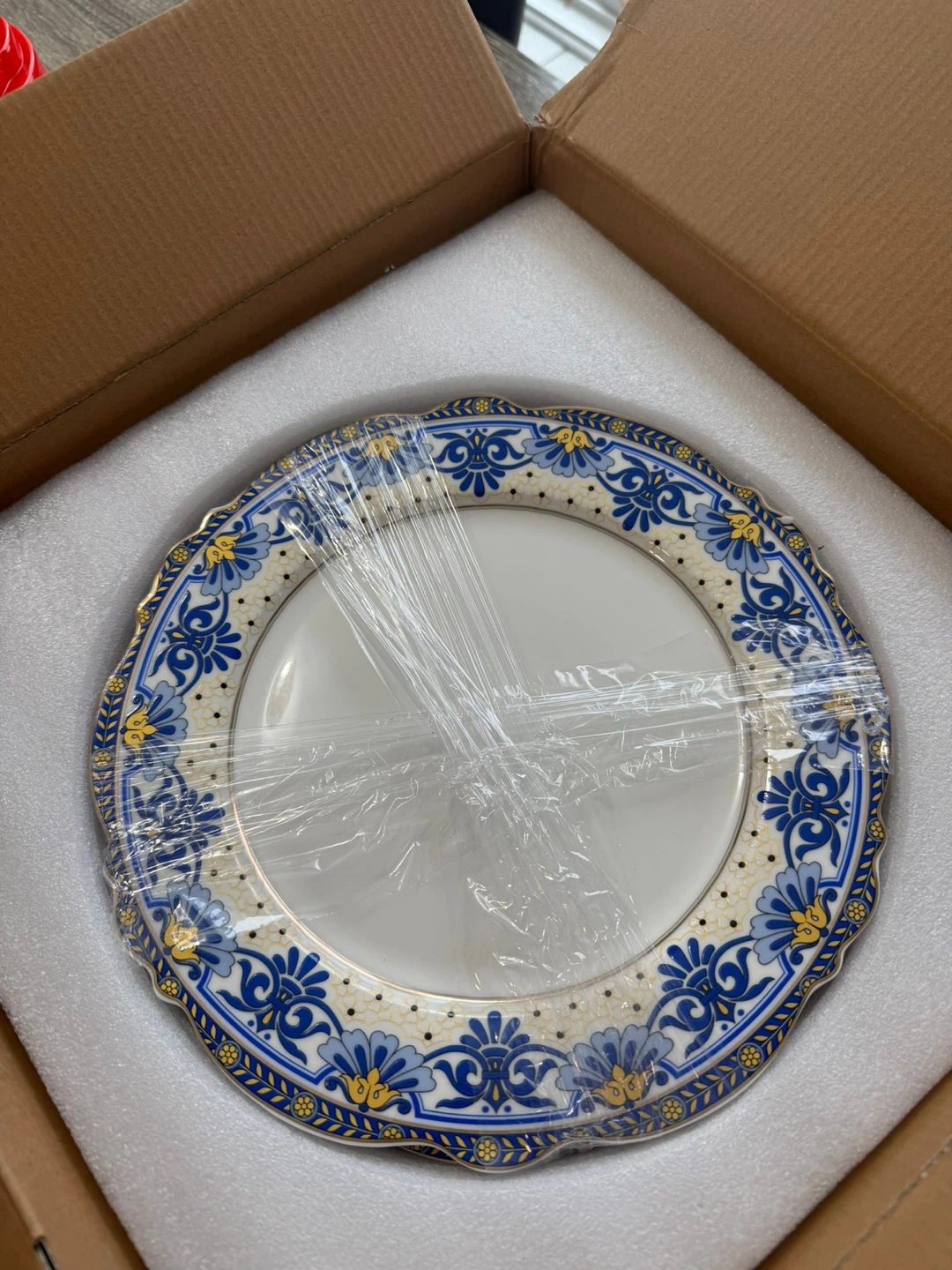 Blue and White Floral Dinnerware Set - photo 4