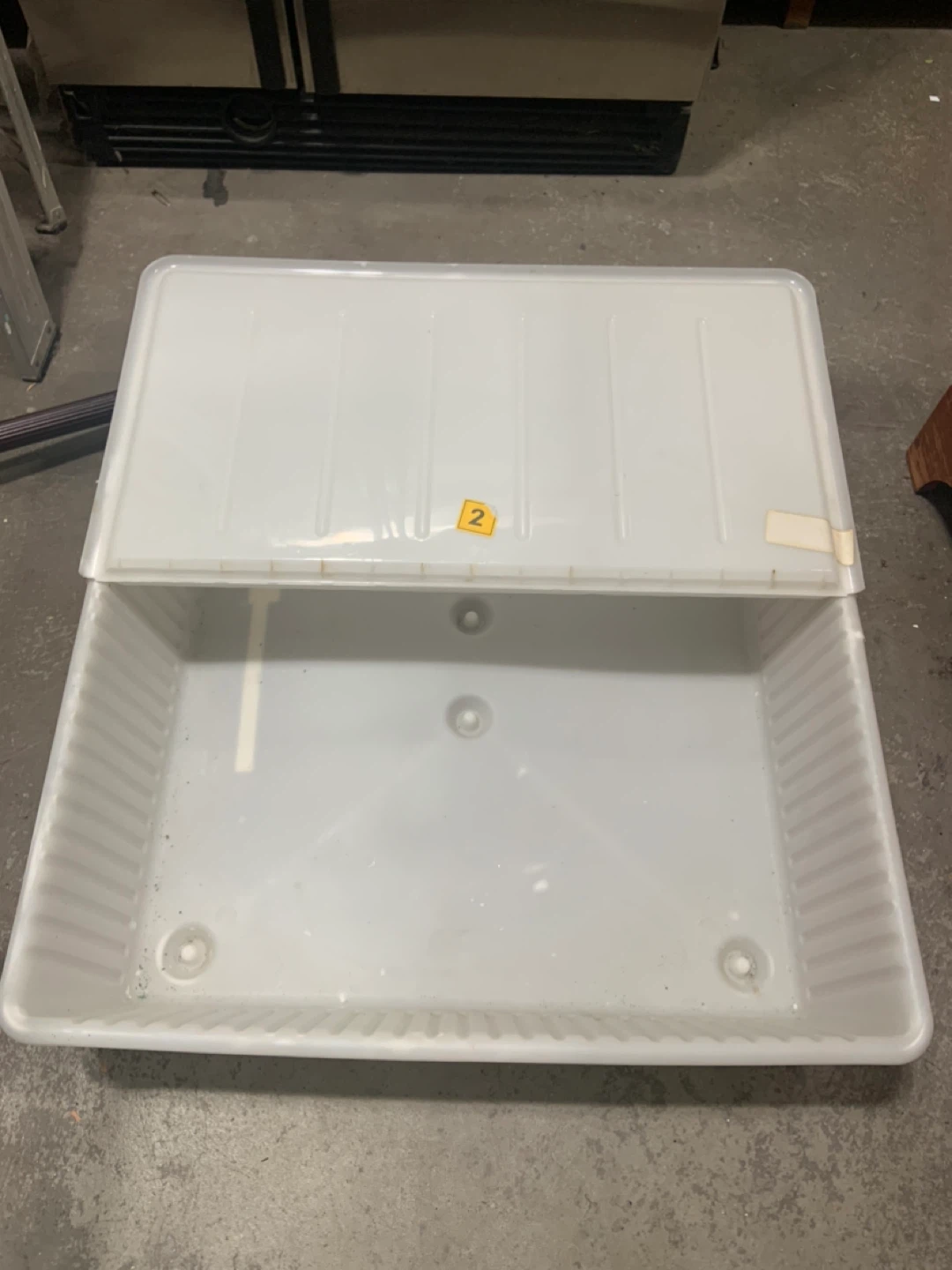 White Under Bed Plastic Storage Bin with Lid