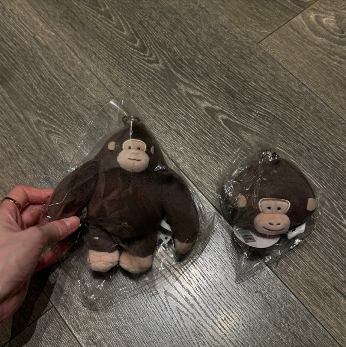 Two gorilla Plush Toys - photo 2