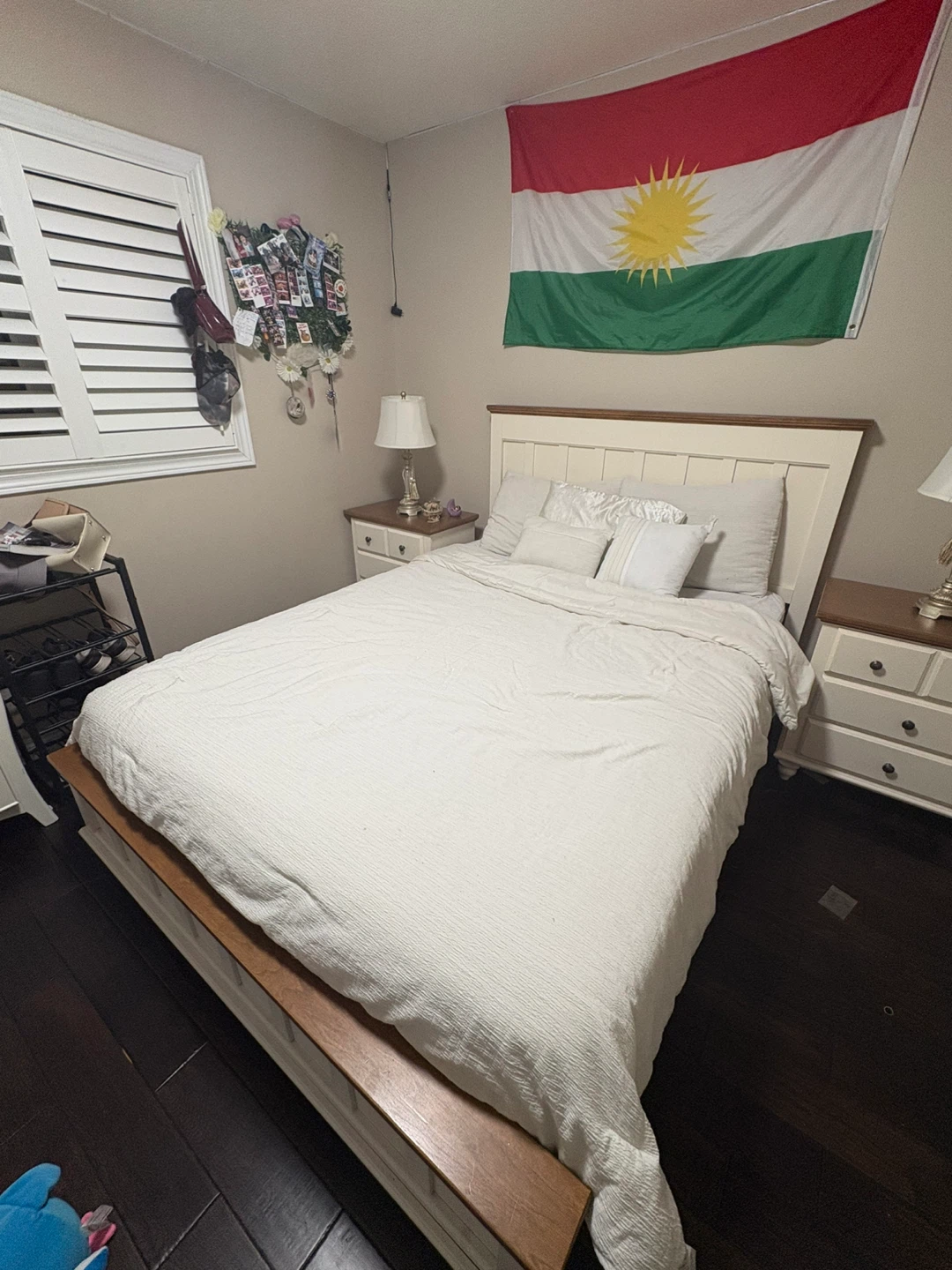 Queen Bedroom set, with lamps