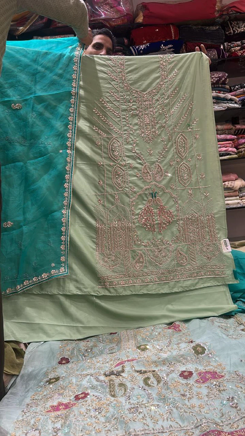 Embroidered Salwar Kameez Suit - photo 4