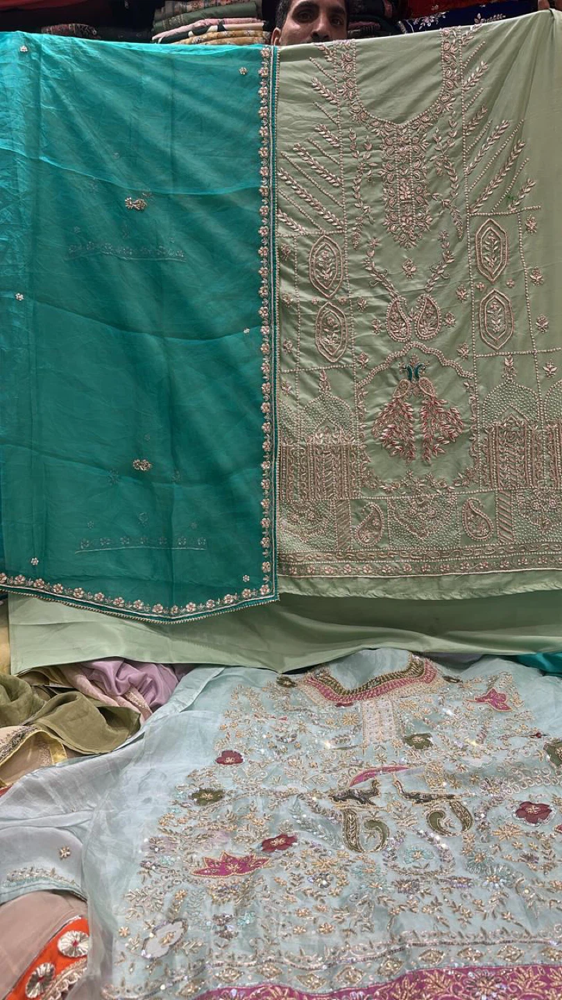 Embroidered Salwar Kameez Suit - photo 3