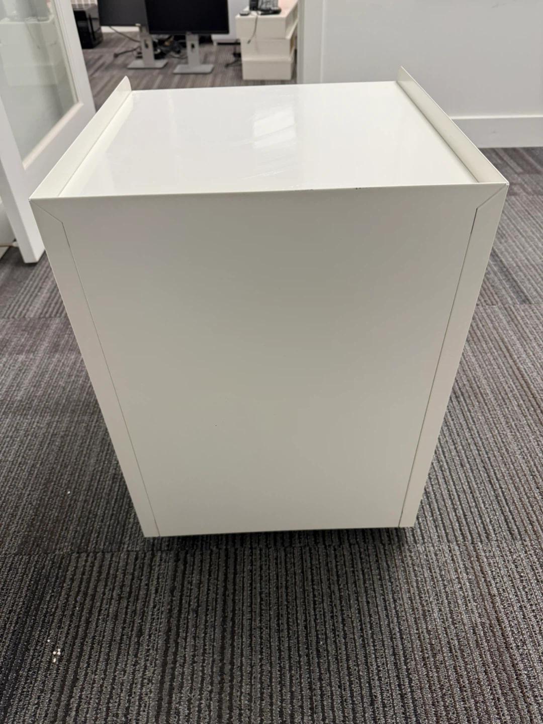 Like new! Unused! White 2-Drawer Filing Cabinet - photo 4