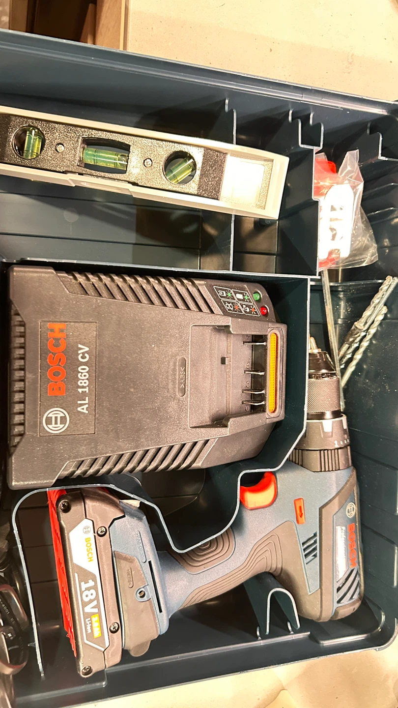Bosch 18V  Drill with Charger and Case - photo 4