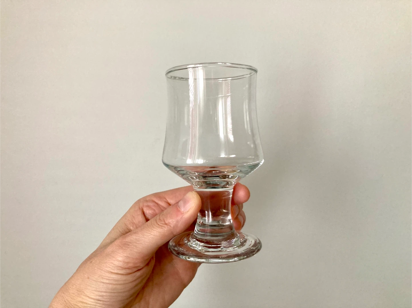 Set of 4 Vintage Danish Hand Blown 5 oz Liqueur Glasses - photo 2