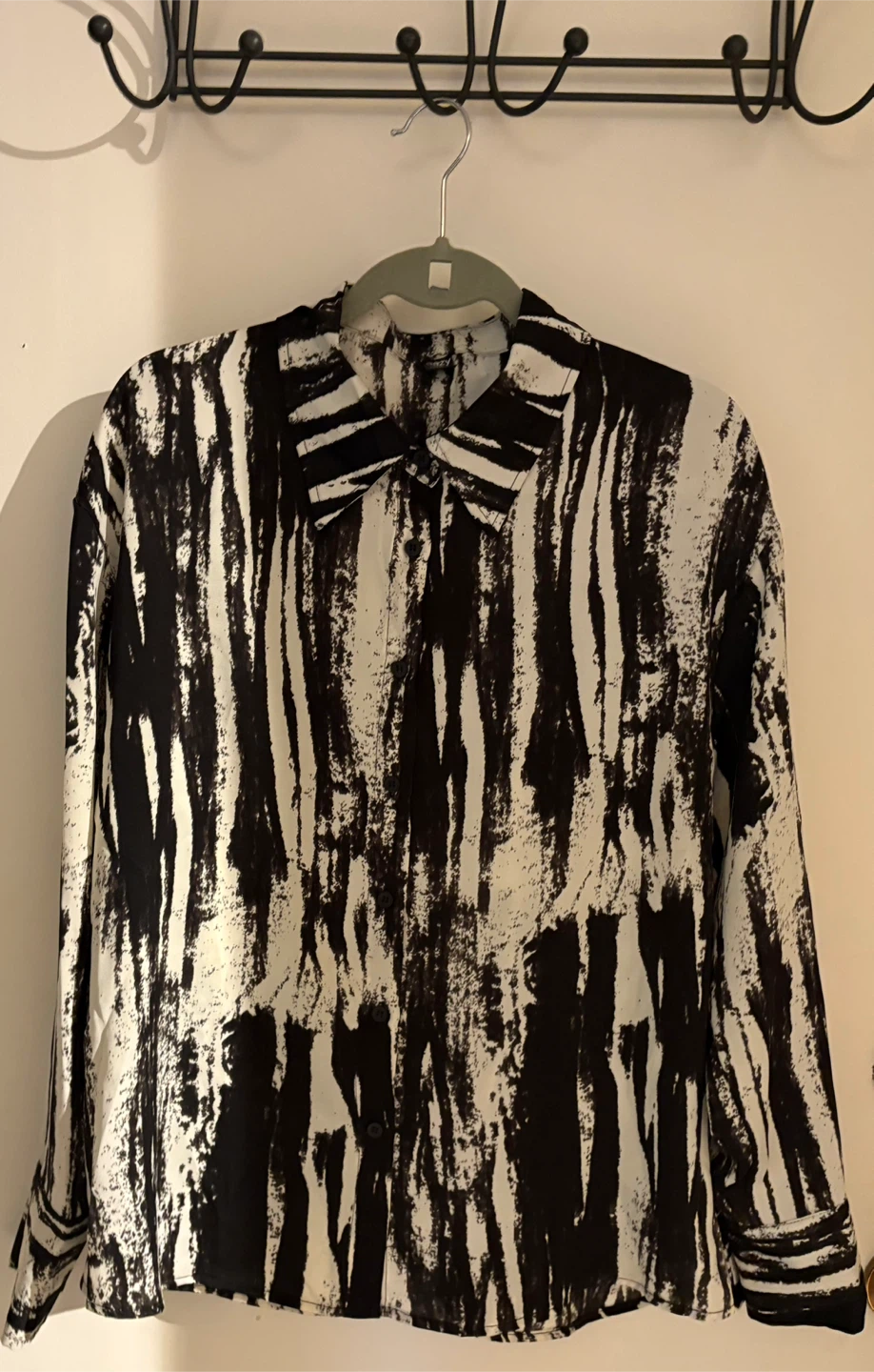 Abstract Print Button-Up Shirt - photo 2