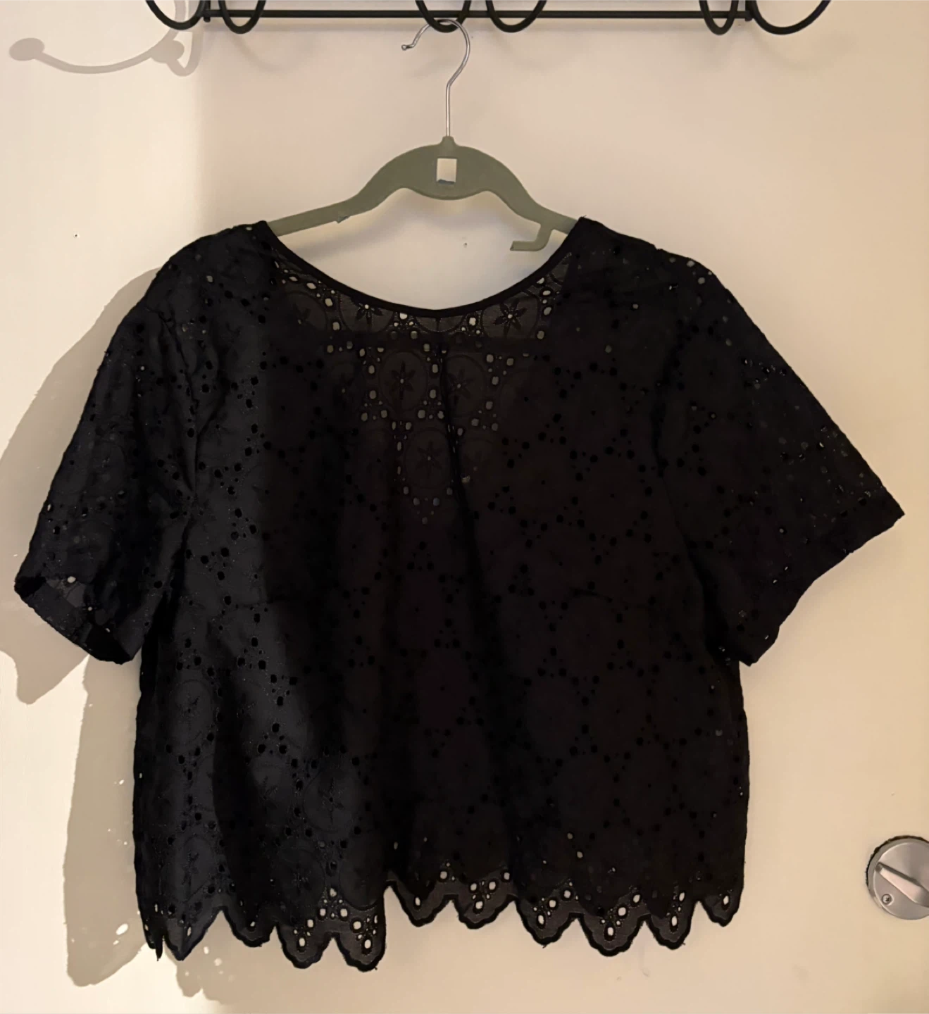 Black Eyelet Crop Top - photo 3