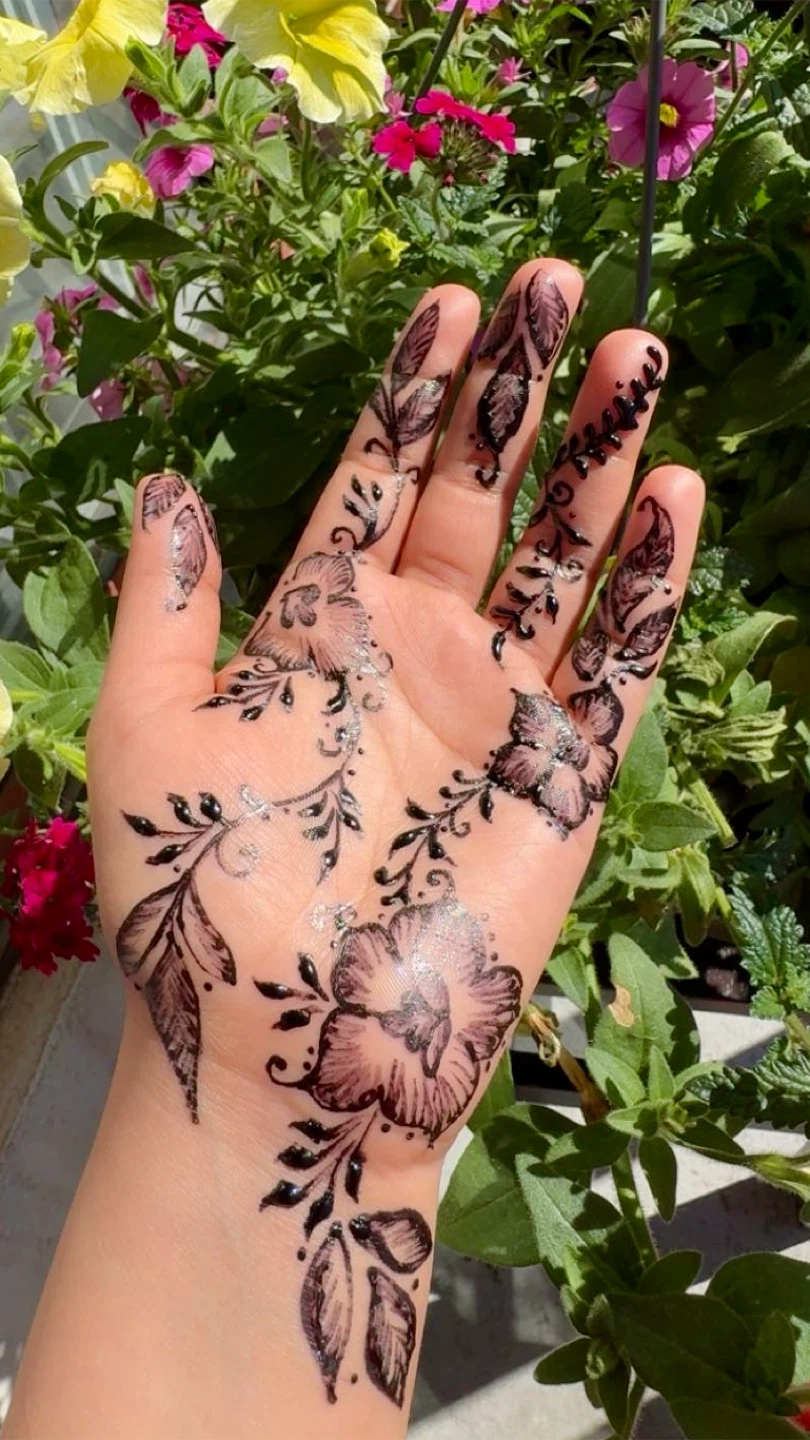 Henna / Mehndi application - photo 4