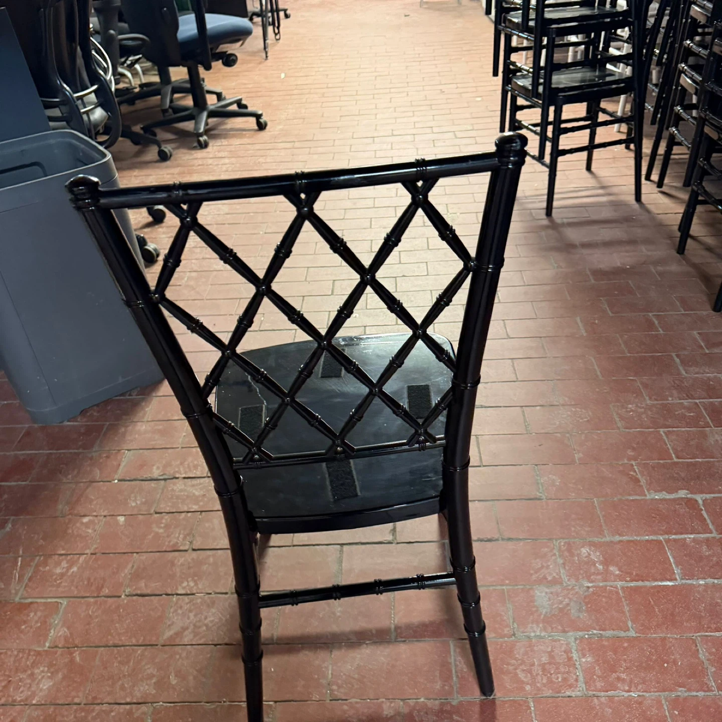Chiavari Chairs – White / Black / Gold Available 🔥