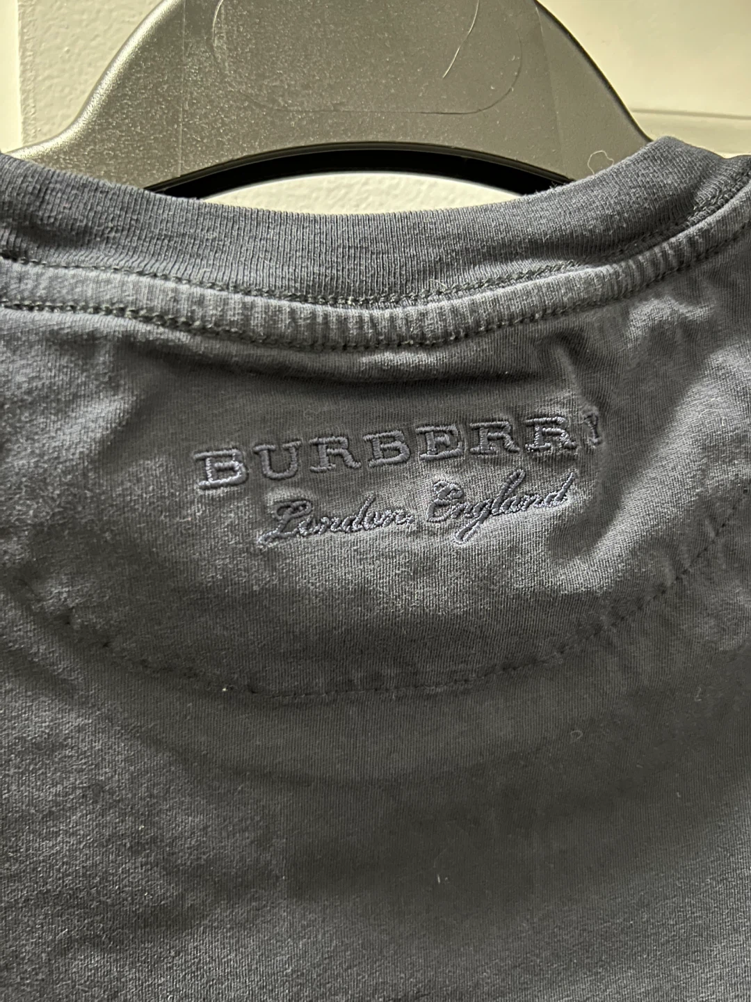 Burberry Navy T-Shirt with Cartoon Penguin Graphic - XS - photo 4