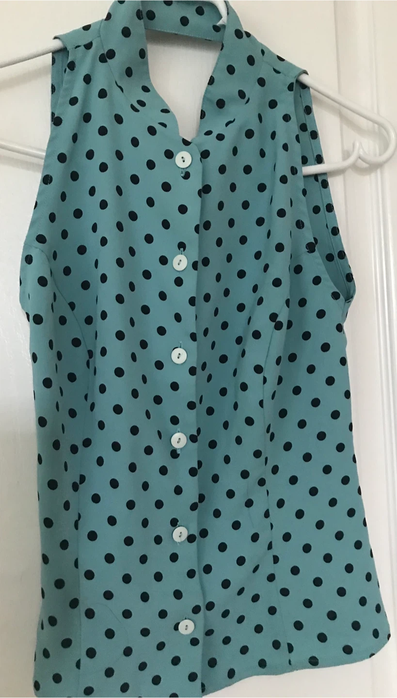 Blue polka dot skirt with it’s matching top - photo 2