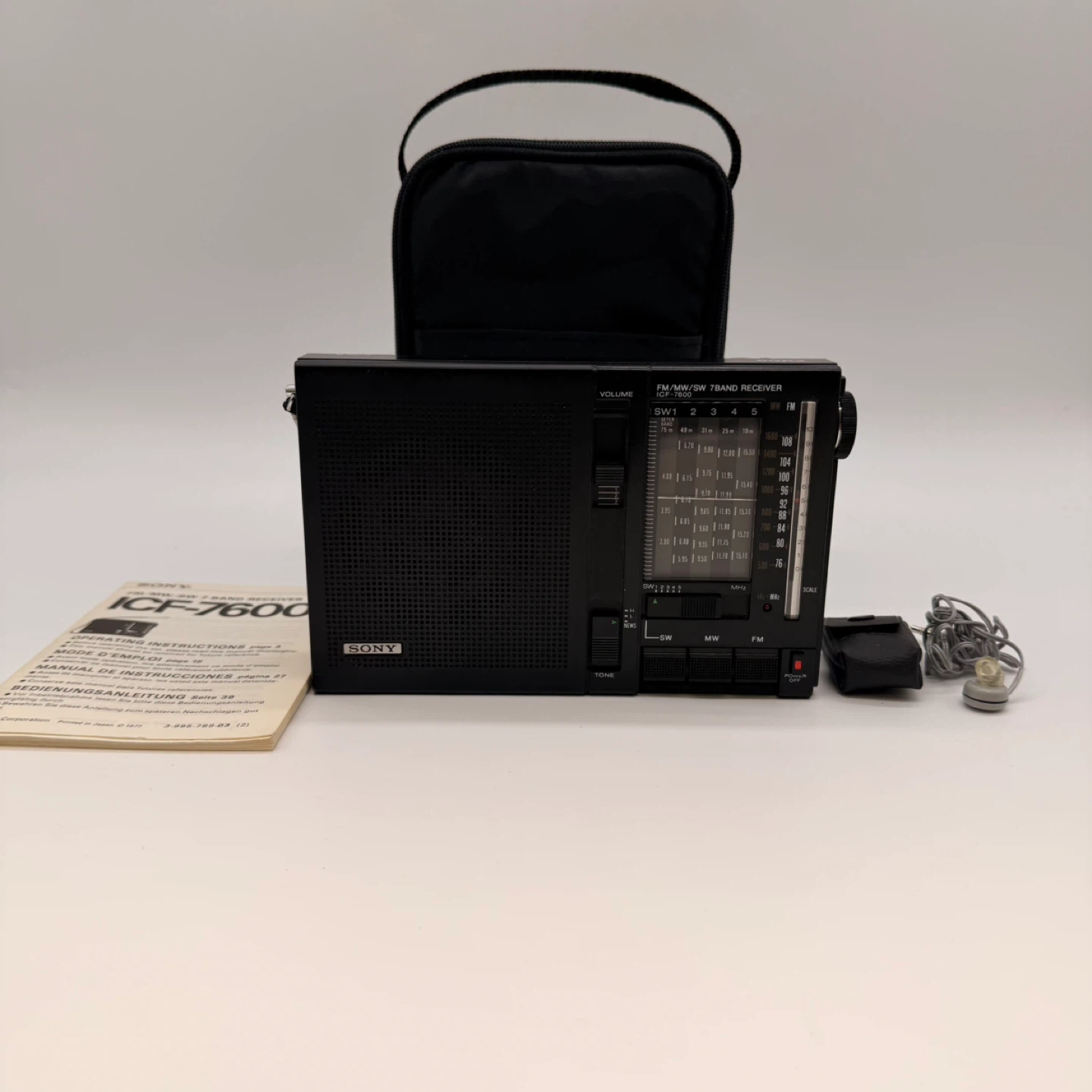 Sony ICF-7600 FM MW SW 7 Band Receiver Shortwave Radio Excellent