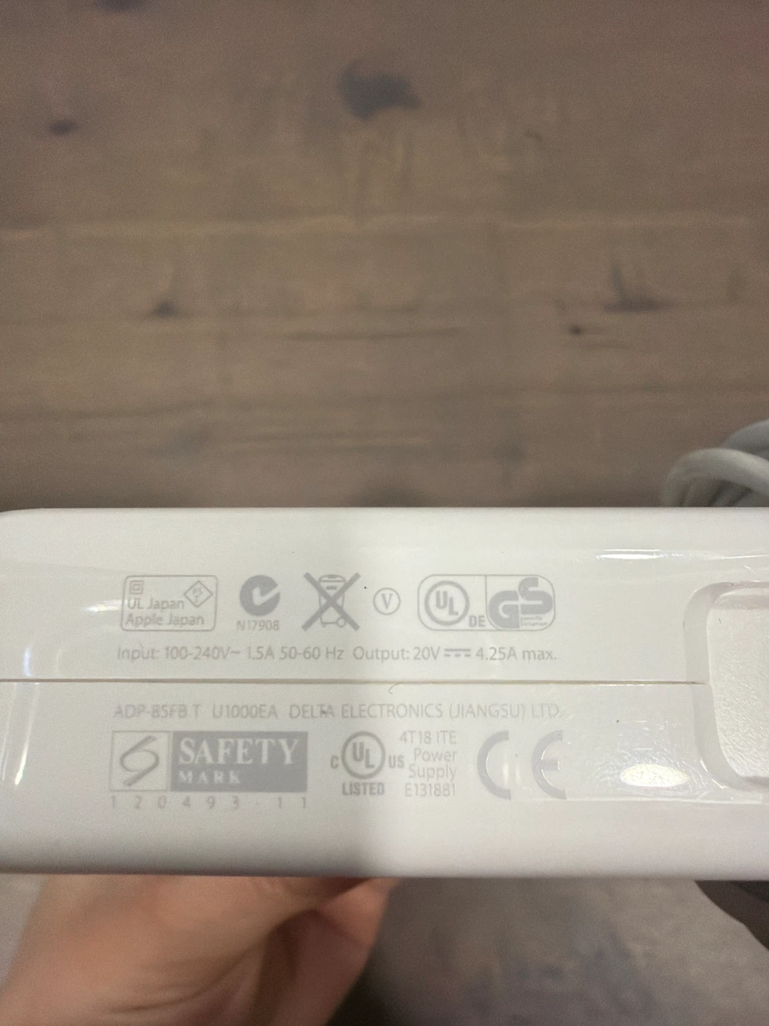 Apple 85W MagSafe Power Adapter A1424 - photo 3