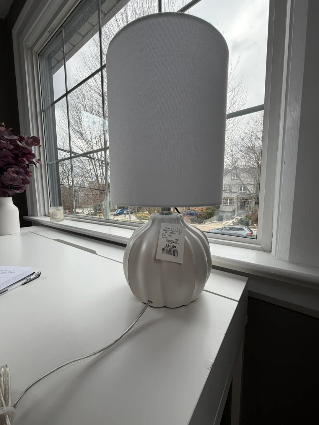Modern White Ceramic Table Lamp – Sculptural Base - photo 5