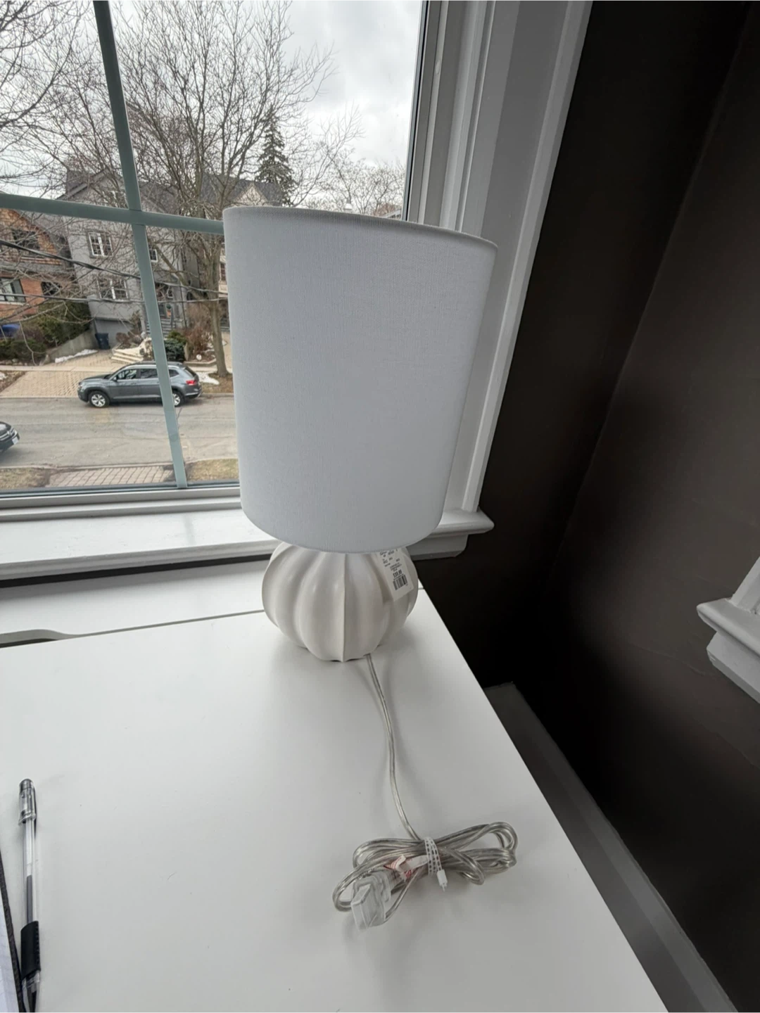 Modern White Ceramic Table Lamp – Sculptural Base - photo 4