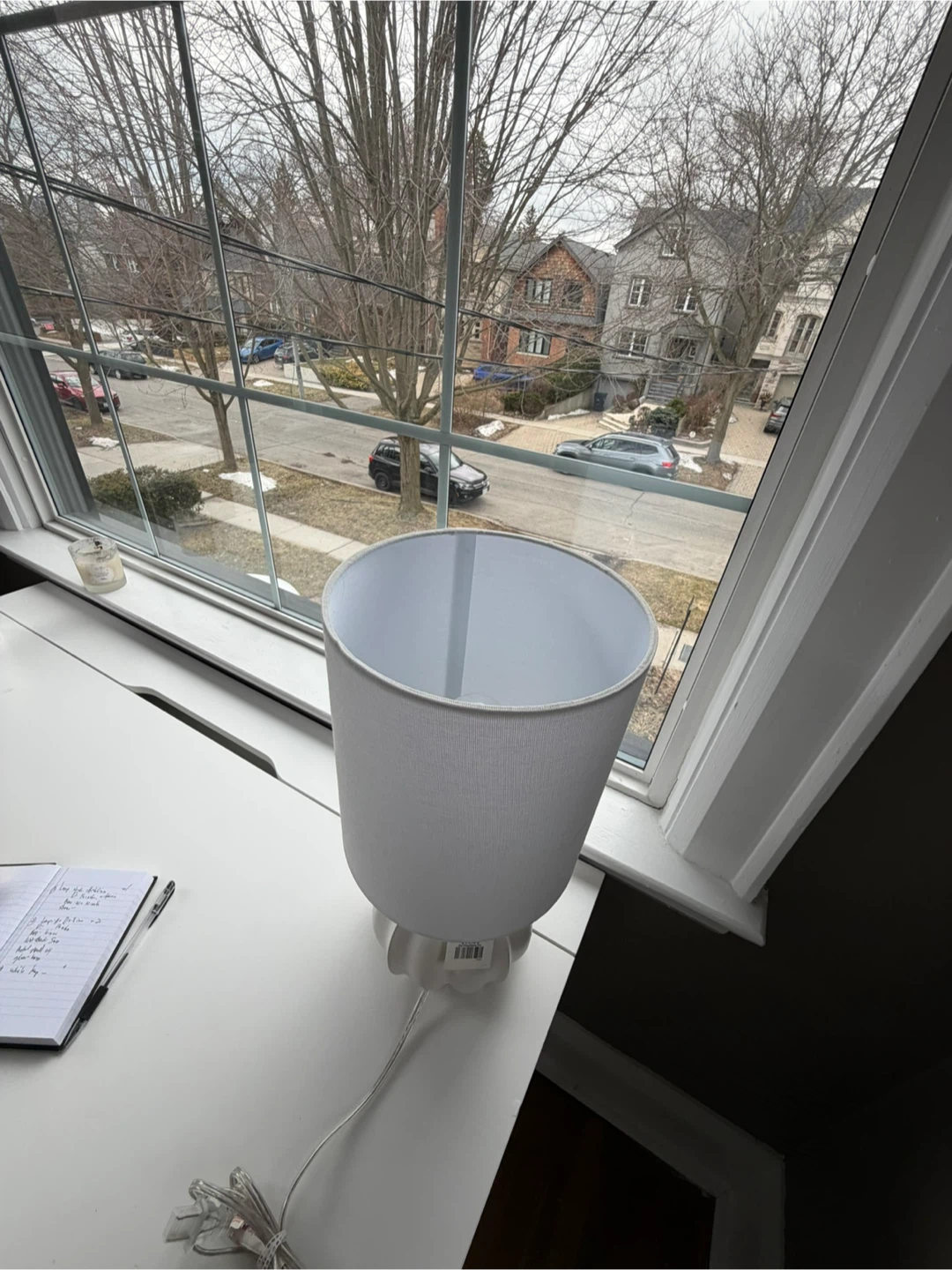 Modern White Ceramic Table Lamp – Sculptural Base - photo 3