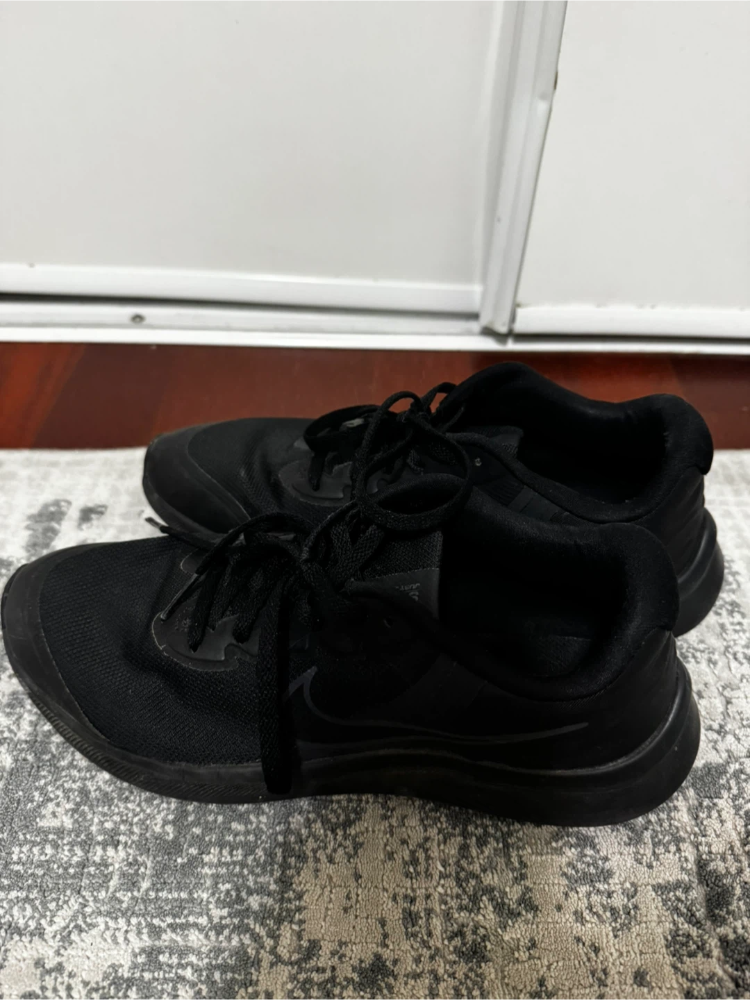 Nike Downshifter 10 Youth Running Shoes Black Size 6Y - photo 4
