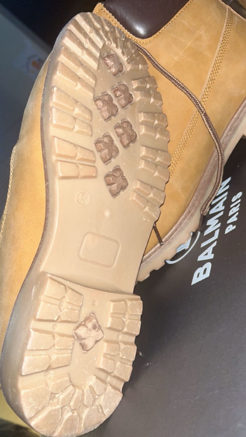 Wheat Timberland Style Work Boots - Size 9