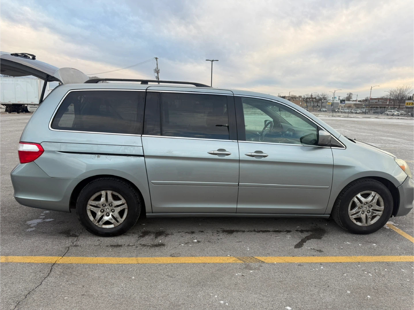 Honda Odyssey Minivan - photo 2