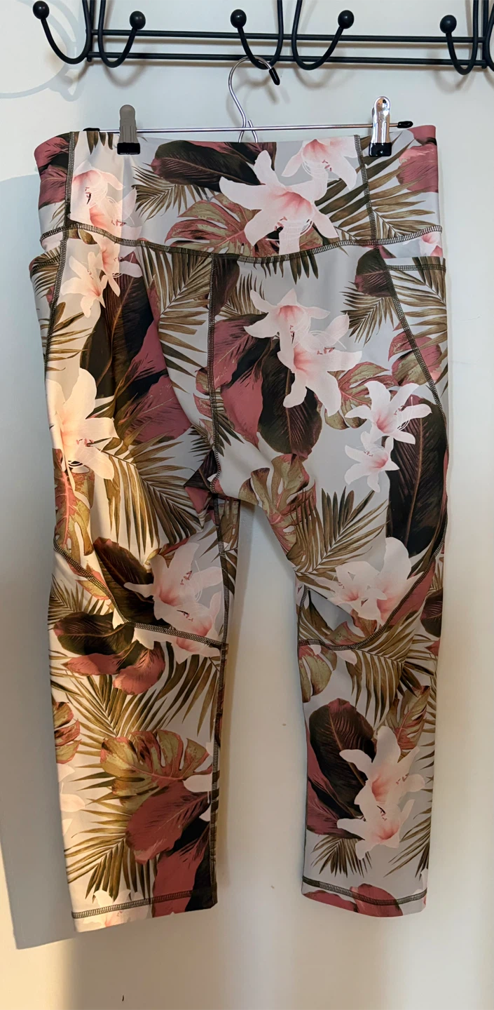 Old Navy Floral Capris - photo 3