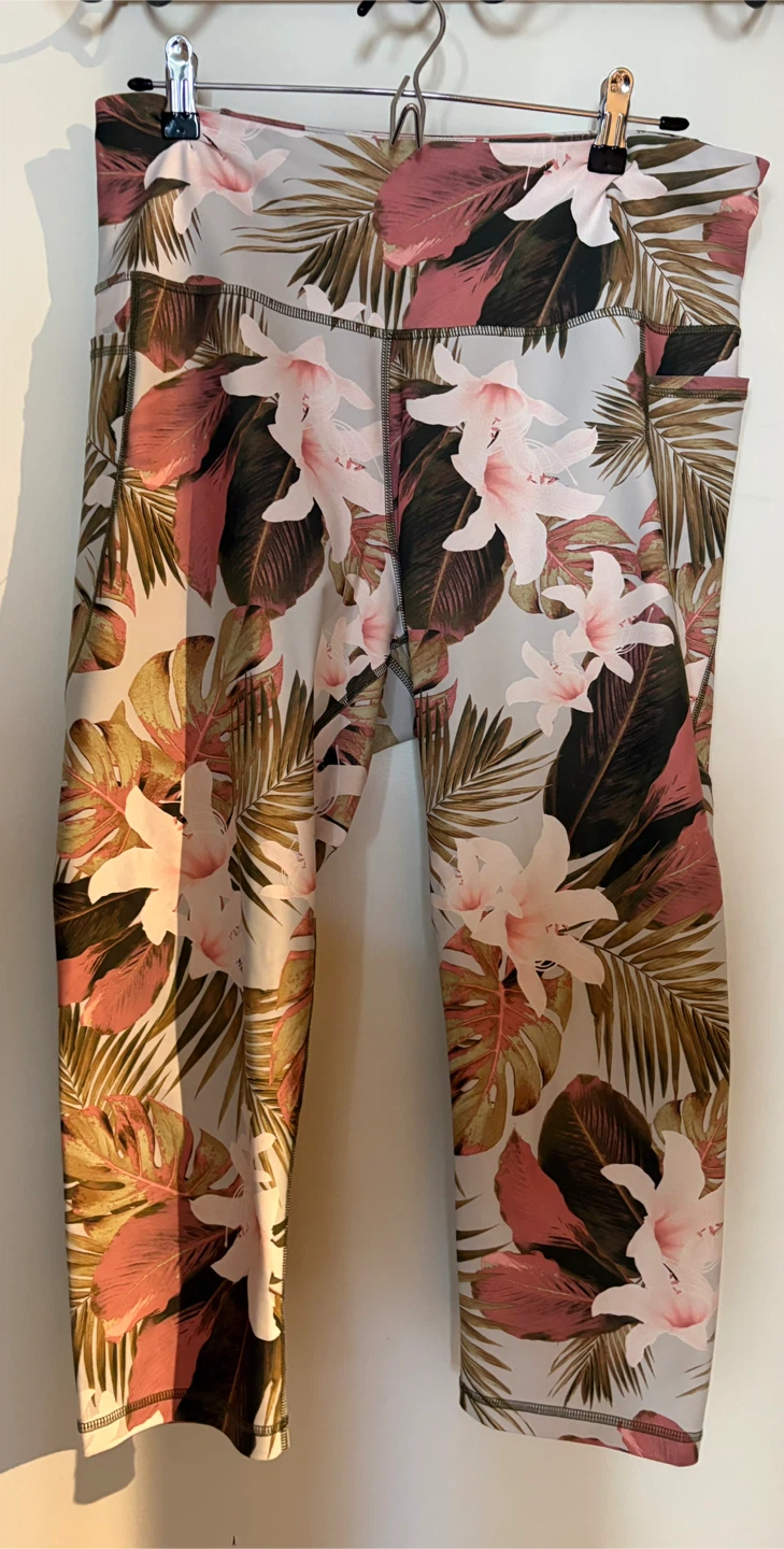 Old Navy Floral Capris - photo 2