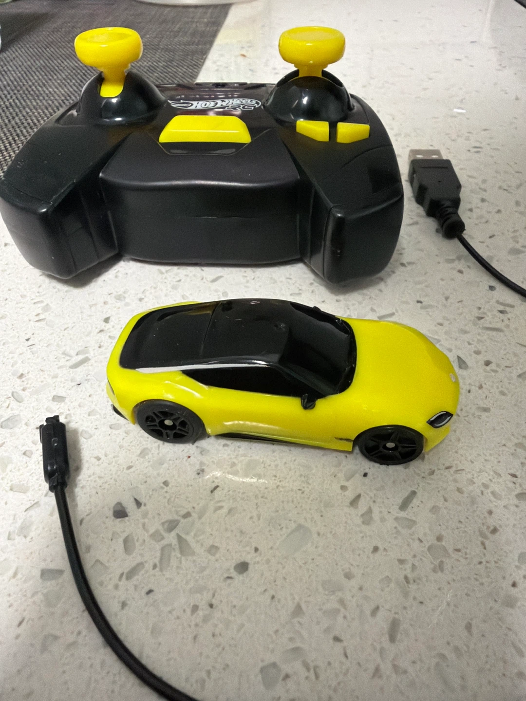 Hot Wheels RC Yellow Car with Remote Control - photo 2