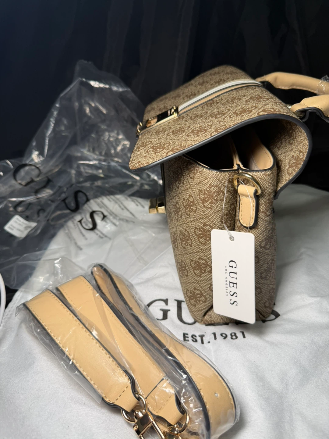 GUESS Brown Monogram Satchel Handbag - photo 3
