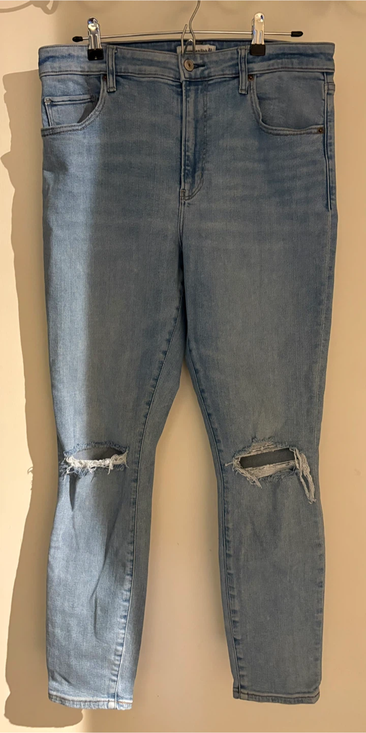 Abercrombie & Fitch The Super Skinny Ankle Jeans